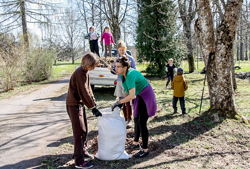 Lielajā talkā mūspusē iedzīvotāji sakārtoja un iekopa apkārtni