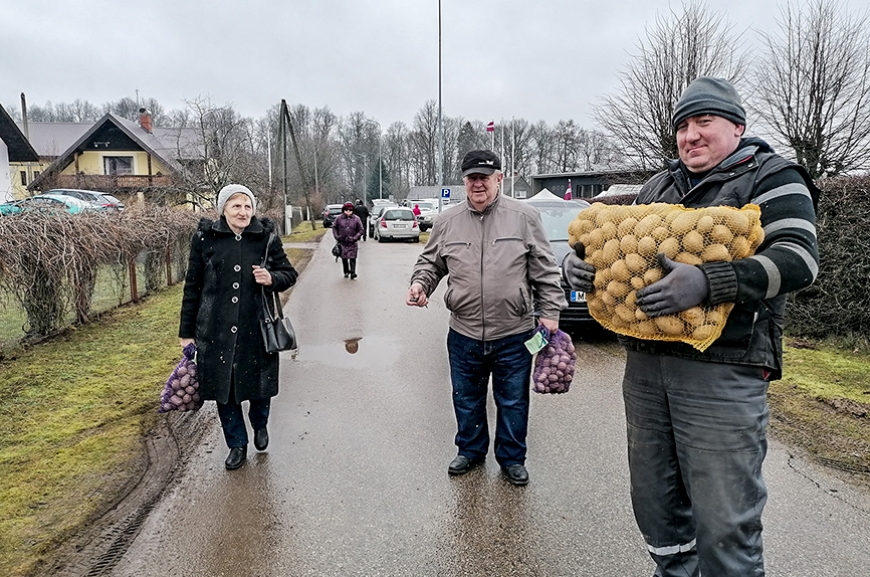 Ungurpilī aizvadīts «Kartin tirdzins»