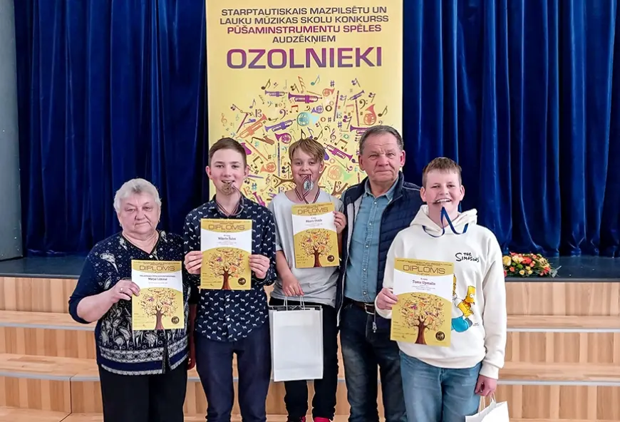 Mūzikas skolu pūšaminstrumentālisti konkursā Ozolniekos