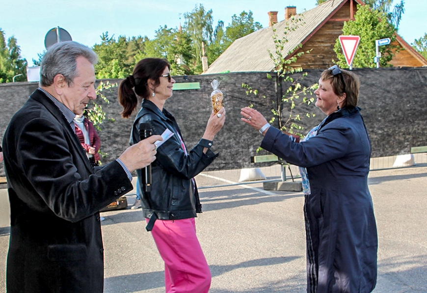 Amatierteātru festivālā Skultē atkal dzirkstīja spēlētprieks
