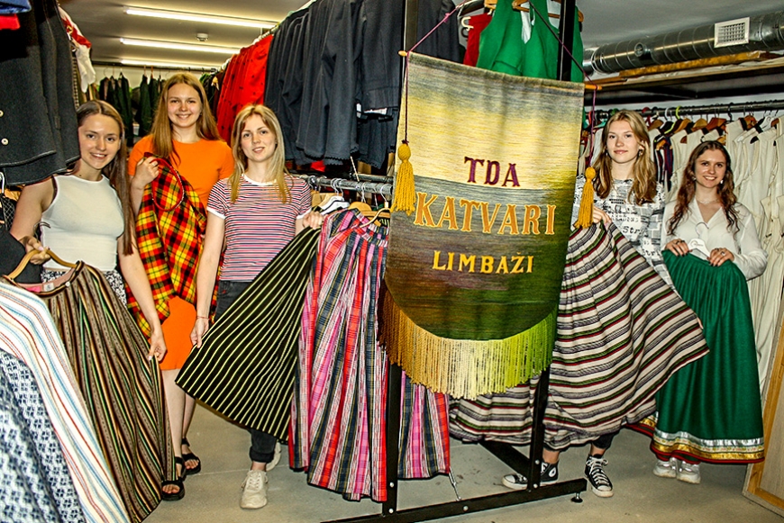 Arī dalībnieki no Limbažu novada dodas uz Dziesmu un deju svētkiem