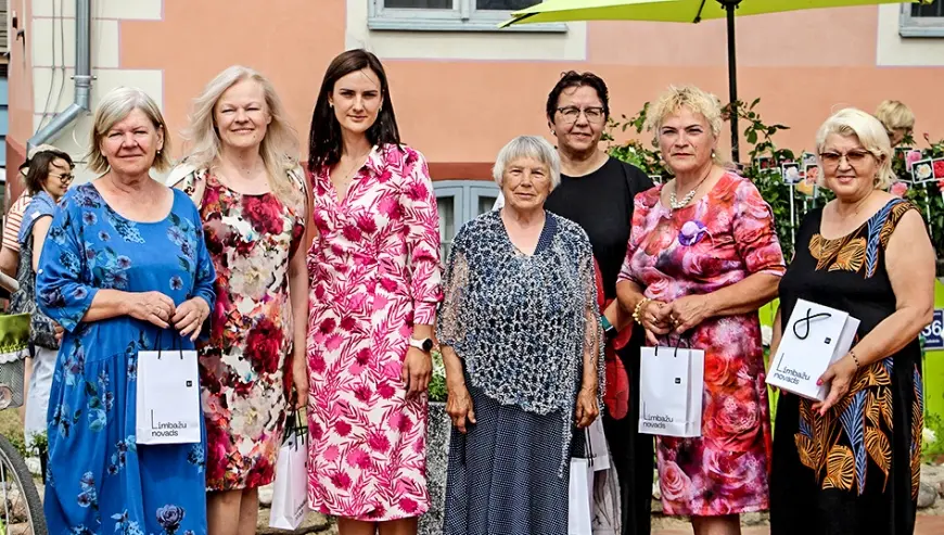 Peoniju svētki Limbažos – tik skaisti un kupli apmeklēti, kā vēl nekad