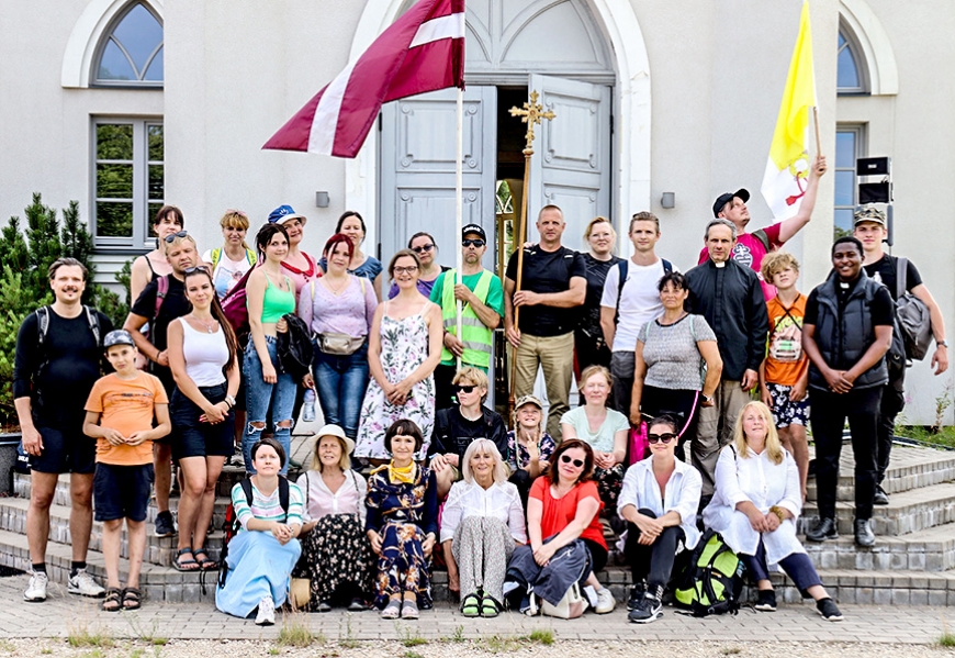 Aizvadīts jau devītais svētceļojums no Limbažiem uz Igati