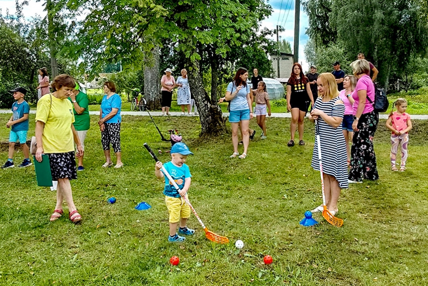 Alojā ar dažādām aktivitātēm atzīmēja Ģimeņu dienu