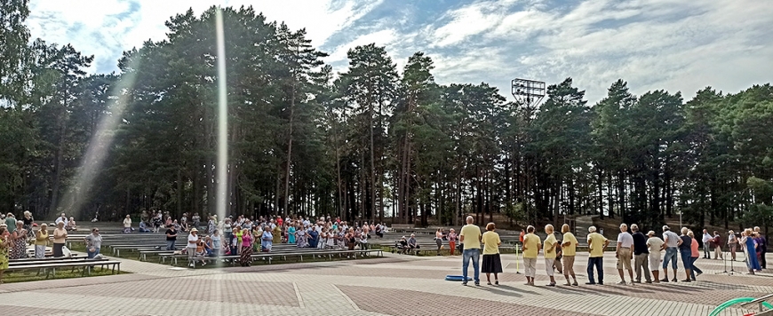 Latvijas piejūras senioru biedrības tikās festivālā Salacgrīvā