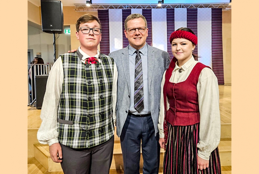 Alojā izskanējis kārtējais dziesmu jaunrades konkurss «Kas mēs bijām, būsim, esam»