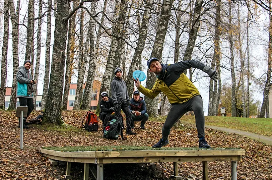 Limbažos pārliecinoši ienāk jauns sporta veids – disku golfs