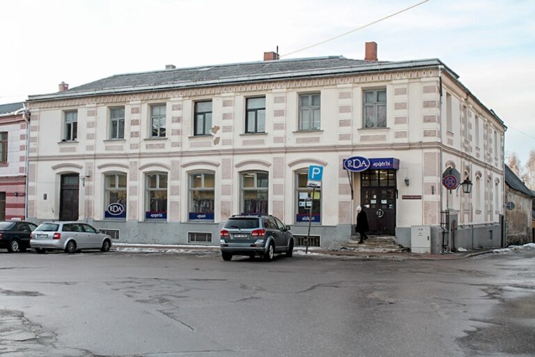 Limbažu novada māju tirgus sarūk