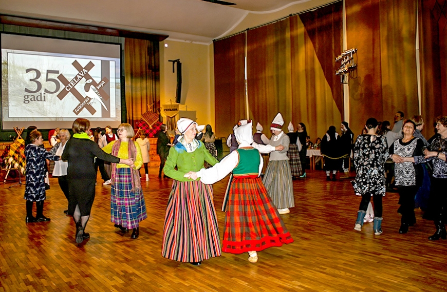 Salacgrīvas folkloras kopa «Cielava» lustīgi nosvin 35 gadu jubileju