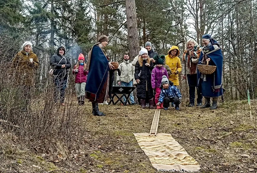 Jūras krastā Lembužos nosvinēta Lielā diena