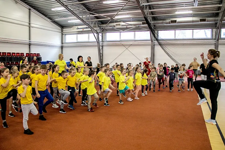 Olimpiskais mēnesis sākas ar pirmsskolēnu sportiskajām aktivitātēm