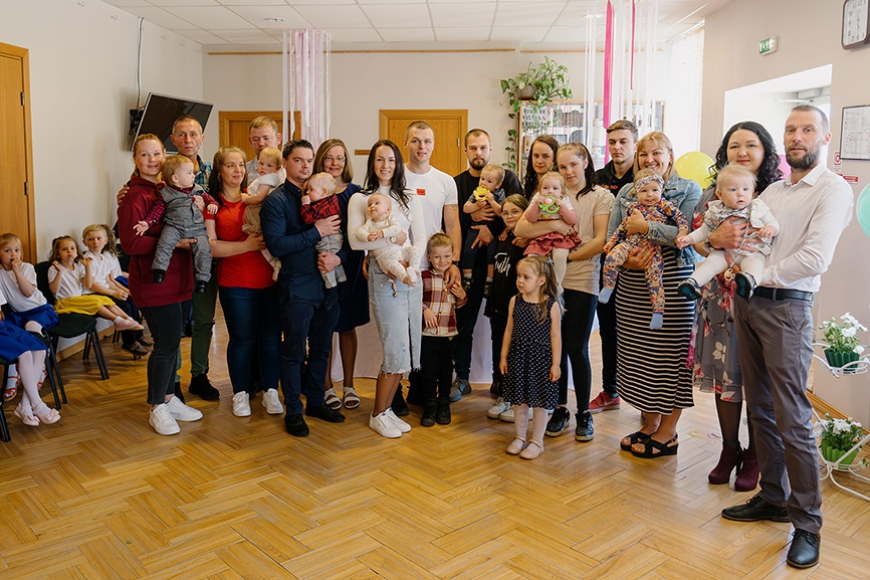 Katvaru pagasts par divpadsmit bērniņiem bagātāks