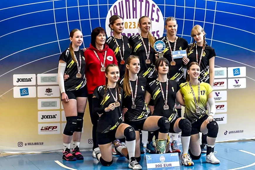U-17 grupas volejbolistēm bronzas medaļas Latvijas Jaunatnes čempionātā