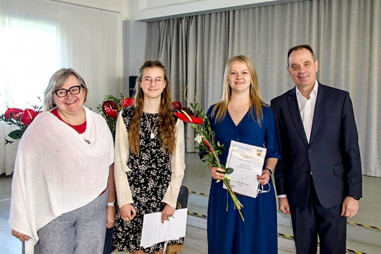 Ziedoņlaikā atkal svētki zinātkārajiem un viņu pedagogiem
