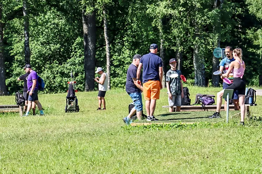 Limbažu disku golfa parks «LIMBO» atklāj sezonu