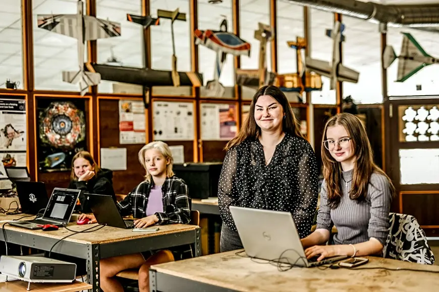 Siguldas novadā noslēdzas programmēšanas skolas pilotprojekts jaunietēm (Vidzeme)