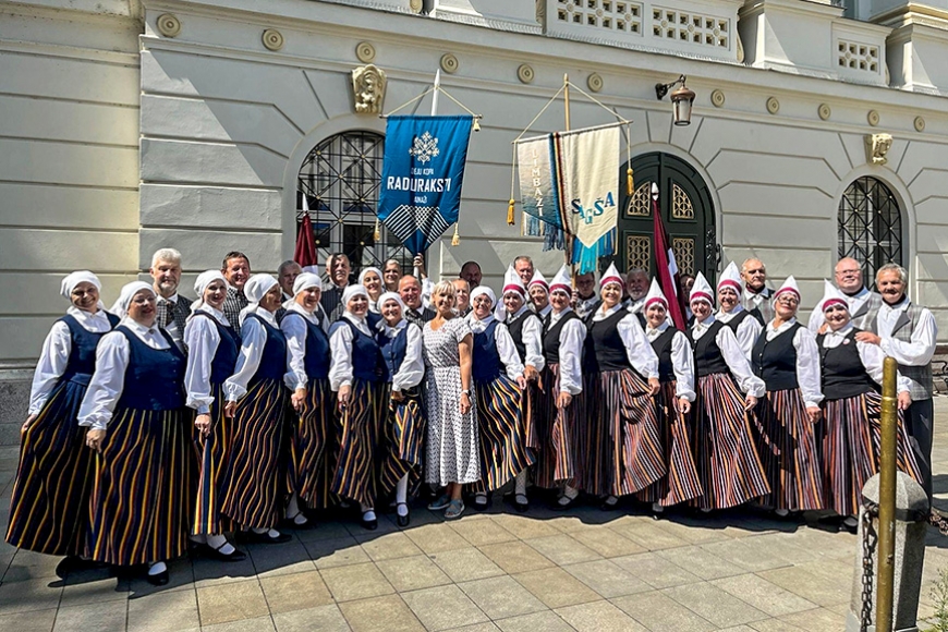 Limbažu «Rotadata», «Sagša», «Reiz bija» un Ainažu «Raduraksti» festivālos ārpus Latvijas