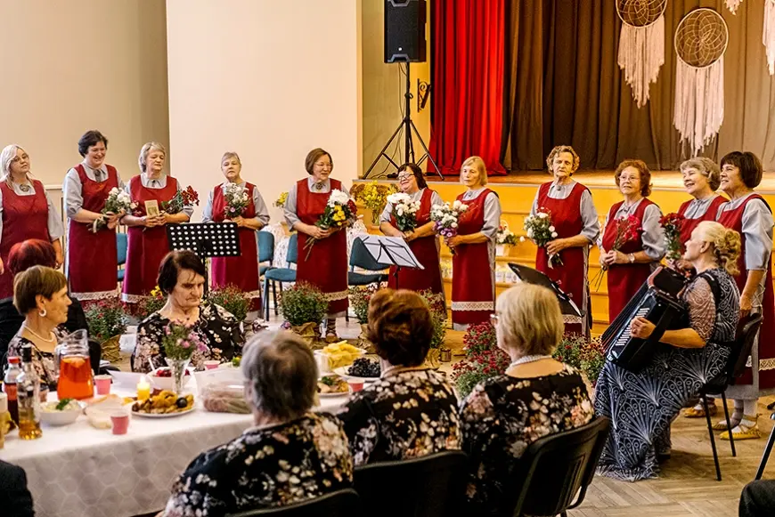 Tradīciju kopa «Draiskās vīgriezes» nosvin savu dziesmoto desmitgadi