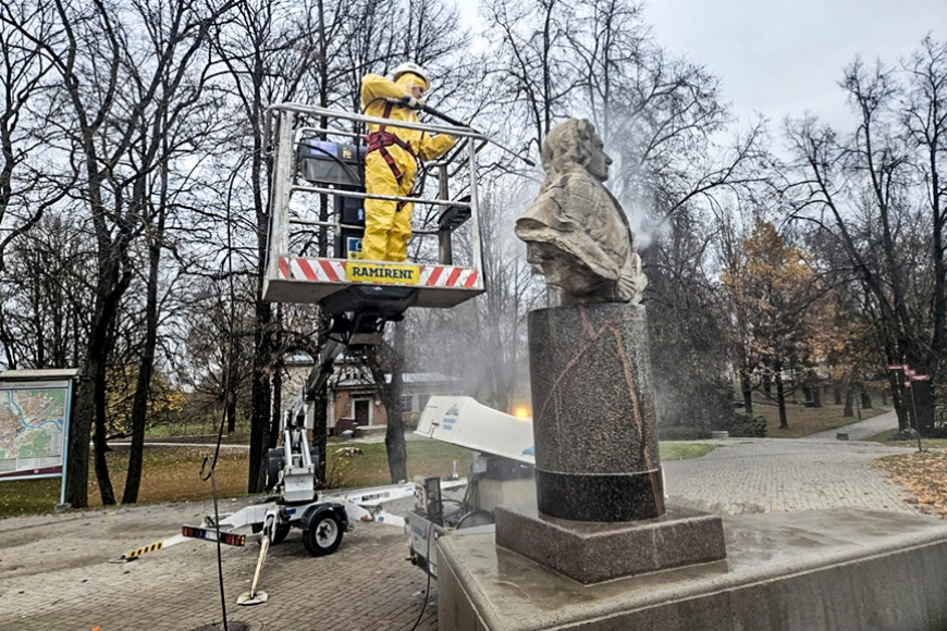 Mazgā skulptūras un pieminekļus (Zemgale)