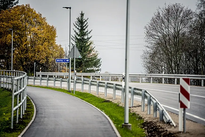 Pārbūvēts reģionālā ceļa Smiltene–Valka posms (Vidzeme)