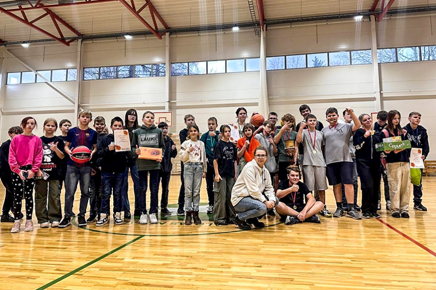 Alojas Ausekļa vidusskolā – tradicionālais basketbola turnīrs «Aruma kauss»