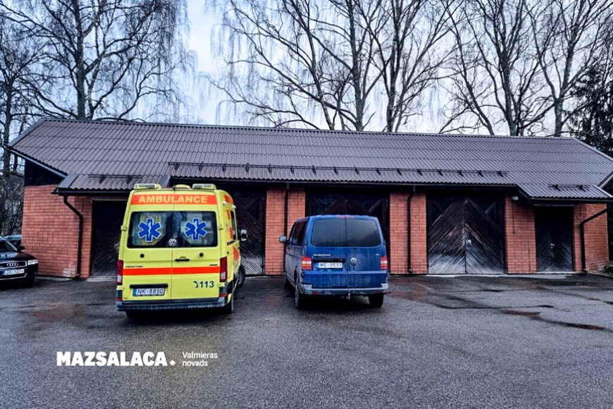 Nomainīts jumts Mazsalacas slimnīcas garāžai (Vidzeme)