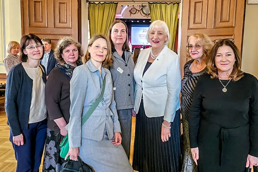 Novada vēstures un sociālo zinību skolotāji konferencē «Baltijas pavasaris un latviskā griba»