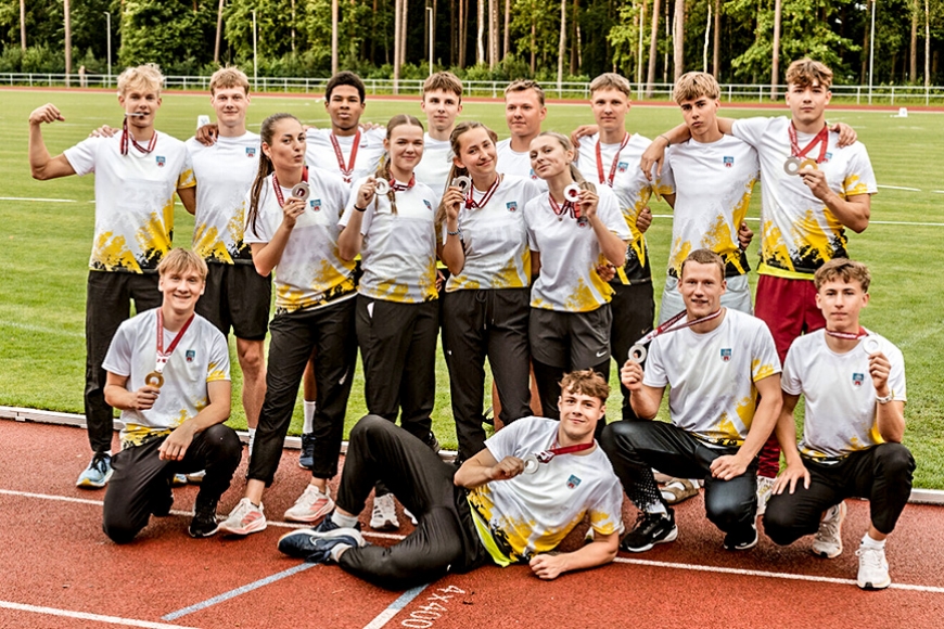 Latvijas čempionātā Valmierā – rekordi, medaļas, EJOF normatīvs un spēcīgs komandas gars!