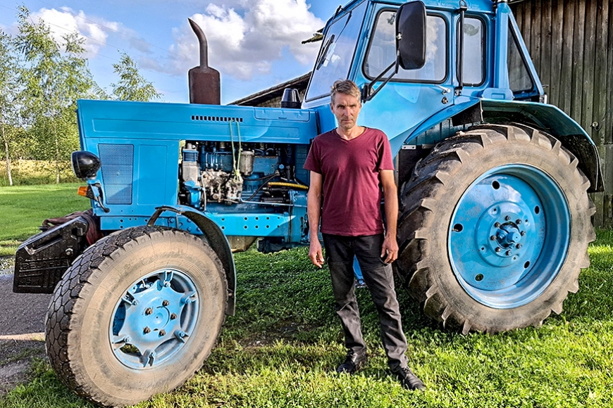 Bīrinietis Kaspars atjauno MTZ-82 līdz pēdējai skrūvītei