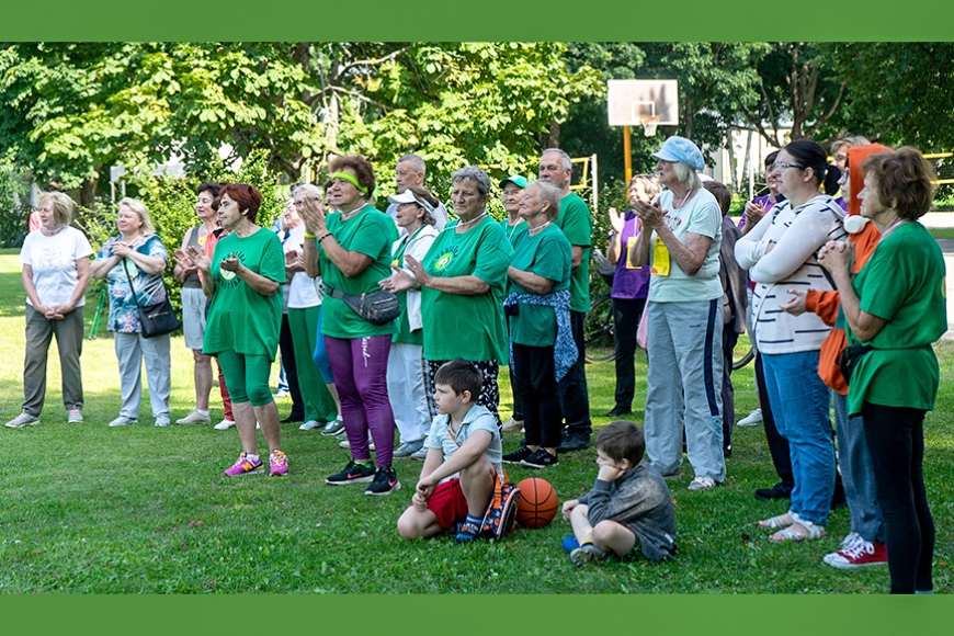 Seniori pulcējas uz kopīgām sporta spēlēm Alojā