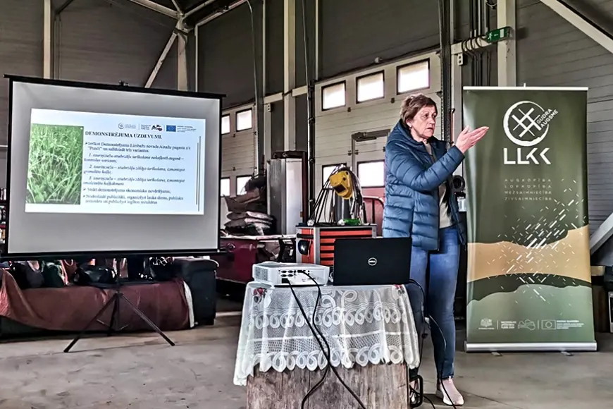 Ainažu pusē noslēdzās demonstrējuma projekts par augsnes kaļķošanas nozīmi