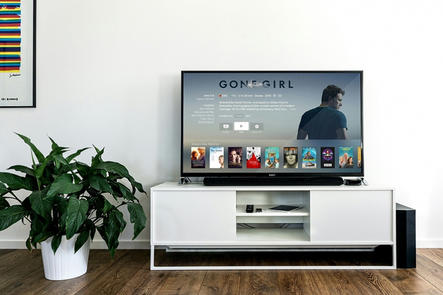 Smart TV priekšrocības salīdzinājumā ar parasto televizoru