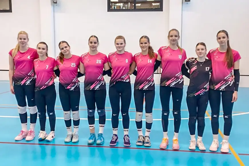 Latvijas Jaunatnes čempionāta 1. sabraukumā U19 volejbolistes izcīna uzvaras