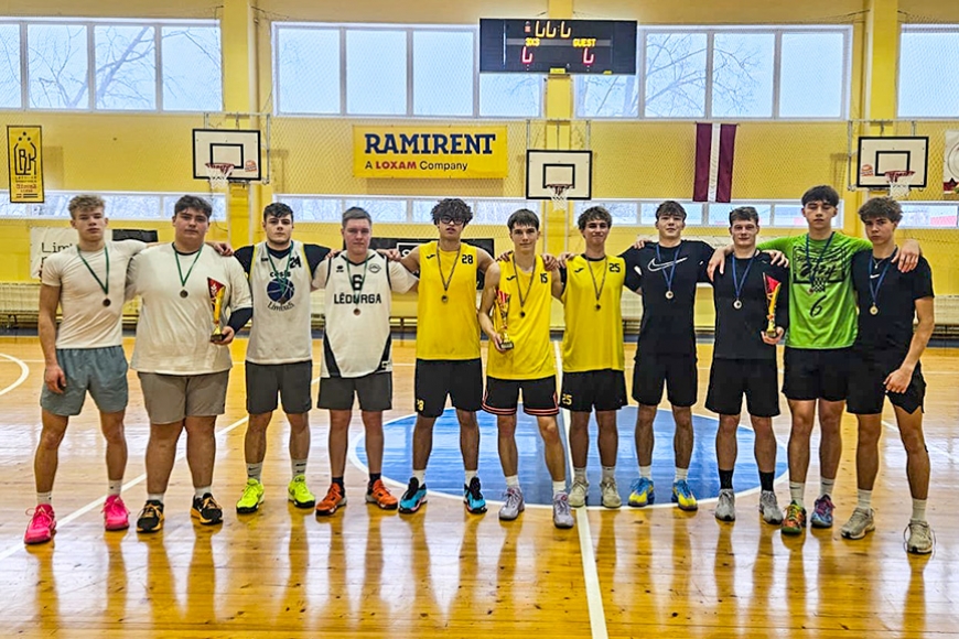 Novada skolu sportā valda basketbols