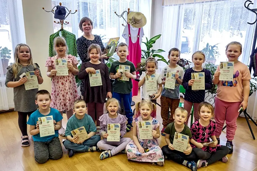 Puikules bibliotēkā sveic jaunākos lasītājus