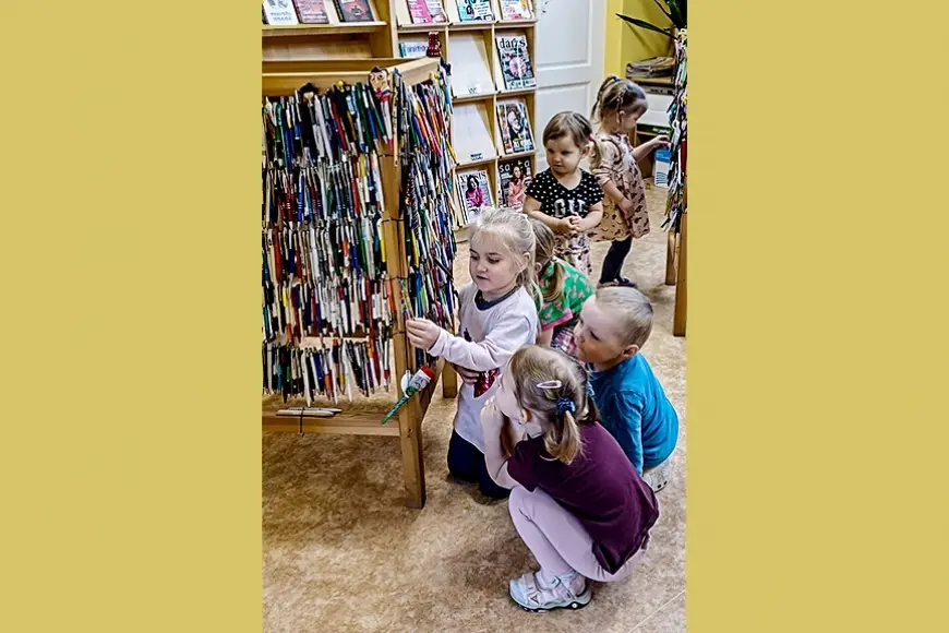 Puikules bibliotēkā varena pildspalvu kolekcija