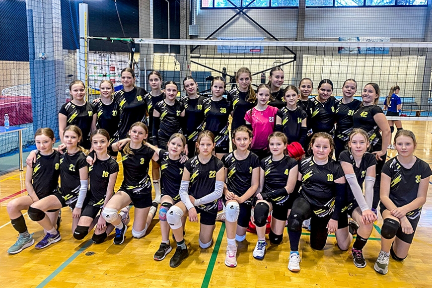 Sporta skolas volejbolistes jau sesto reizi cīnās turnīrā Valgā
