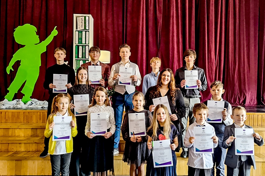 Mūsu novada skolēniem – lieliski rezultāti skatuves runas konkursa Vidzemes kārtā