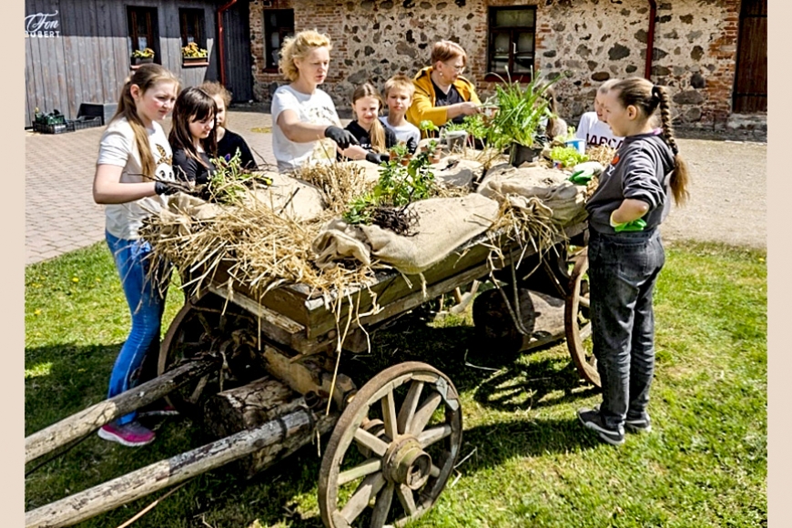 Latgale: Grāfa Plātera pils parks smaržos pēc garšaugiem