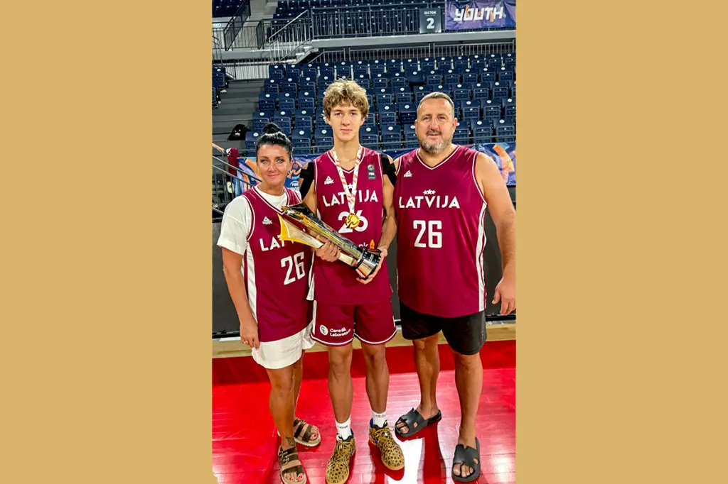 Matīss Preimanis kopā ar Latvijas U16 basketbola izlasi triumfē Eiropas čempionātā