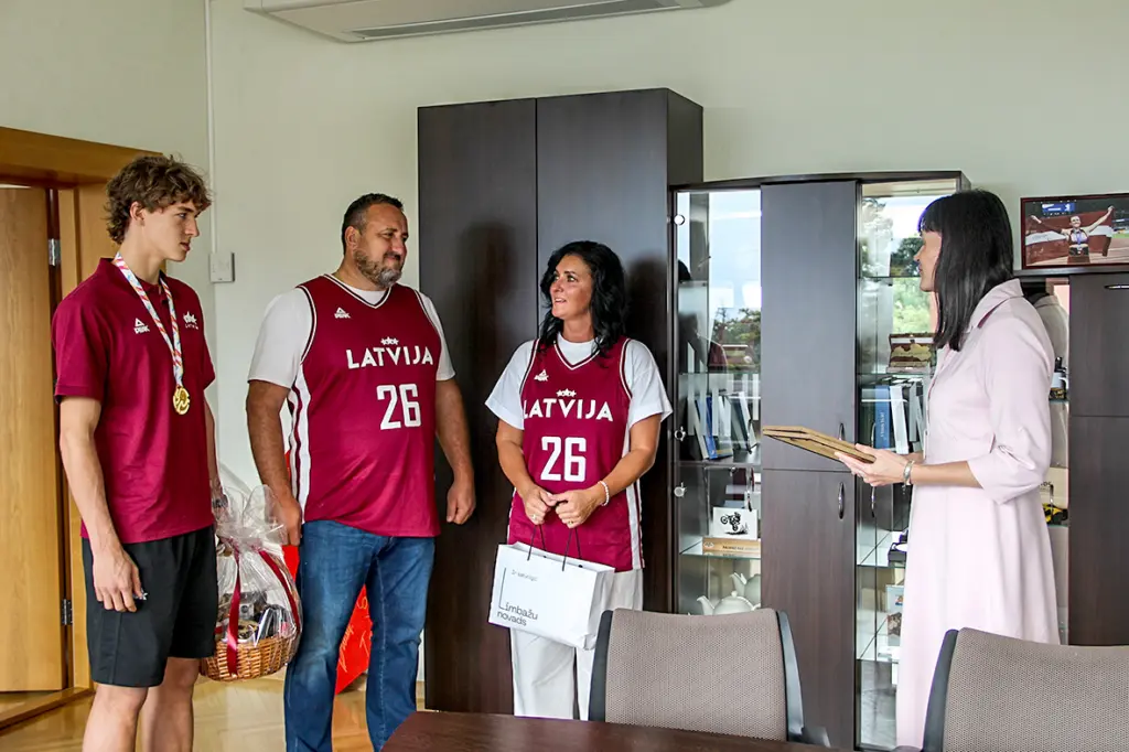 Lepojamies ar mūsu novadnieku Latvijas basketbola «Sapņu komandā»