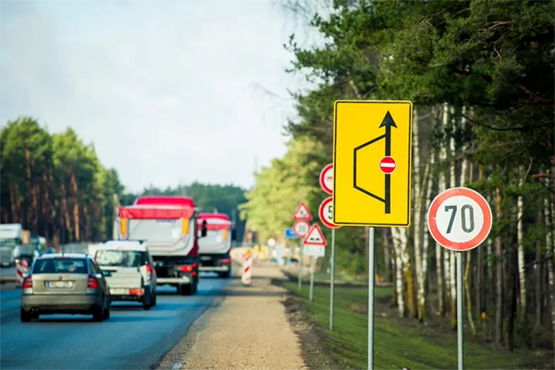 Bērni atgriežas pilsētu ielās – autovadītājiem jābūt vērīgākiem
