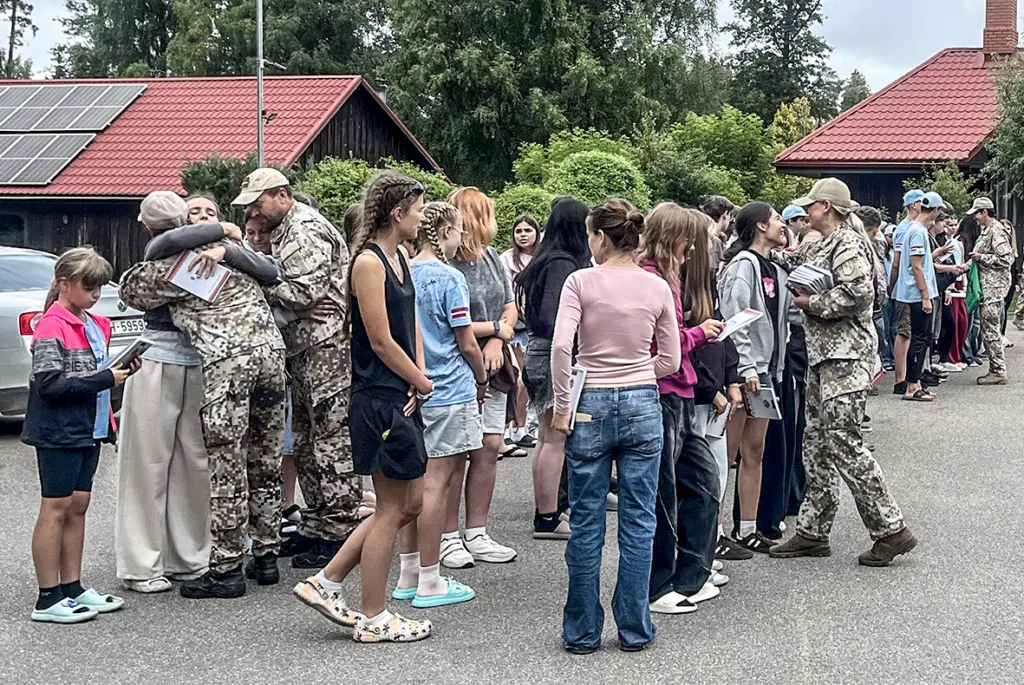 Mūspusē aizvadīta nometne Ukrainas karavīru bērniem