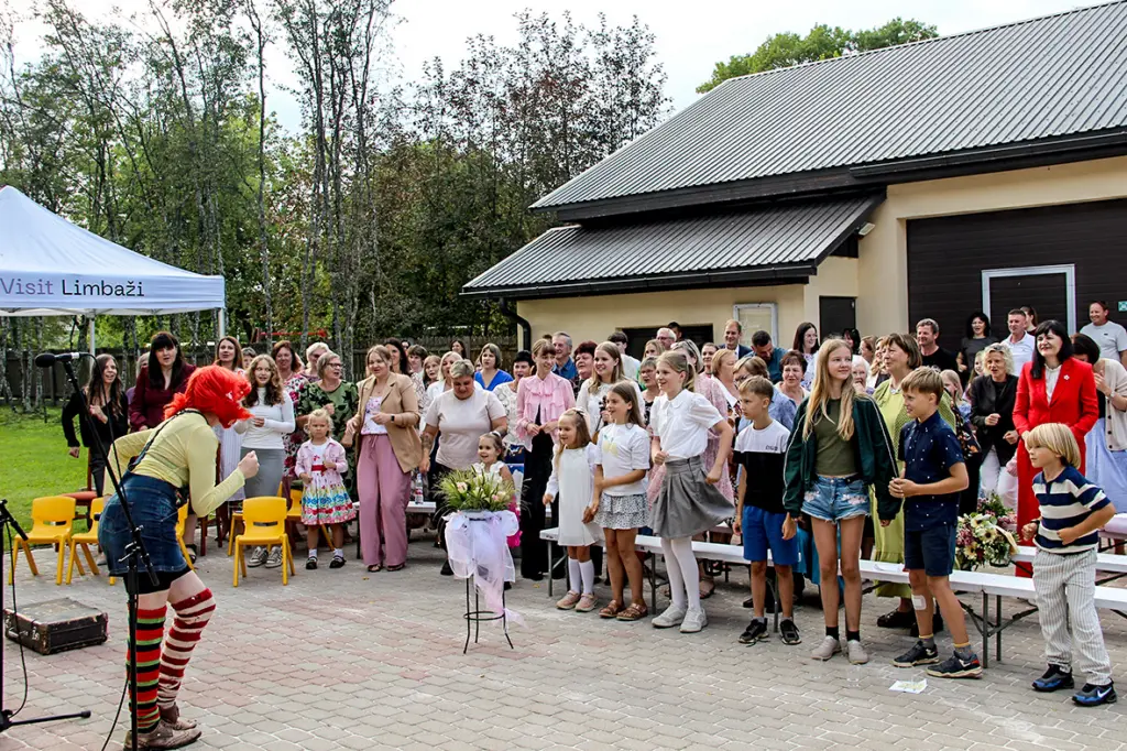 Ozolaines bērnības un laimes dārzs svin 55. jubileju
