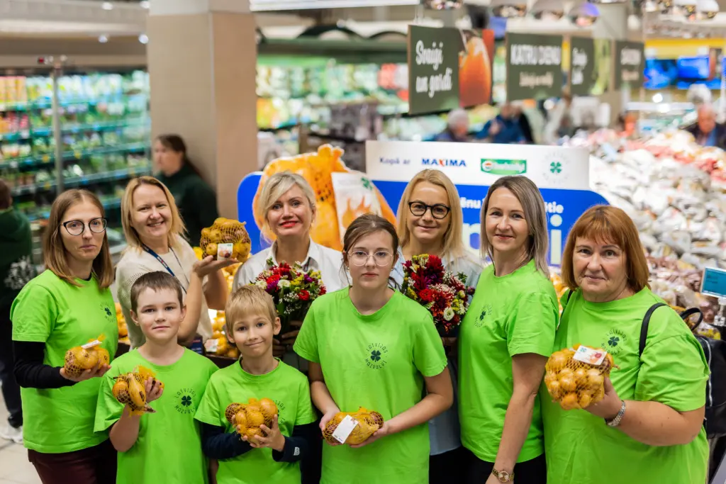 Mazpulcēnu izaudzētā sīpolu raža pieejama «Maxima» veikalos