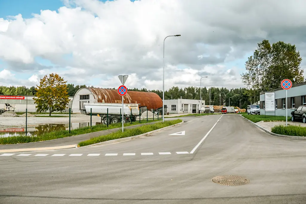 Vidzeme: Valmierā izbūvēts Zāļu ielas turpinājums
