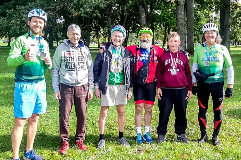 Mūsu velosipēdisti Vienības braucienā Siguldā