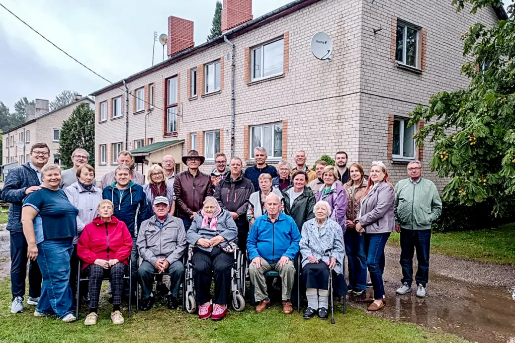 Viļķenes Briežu gatves 13. nama iedzīvotāju aizkustinošā tikšanās