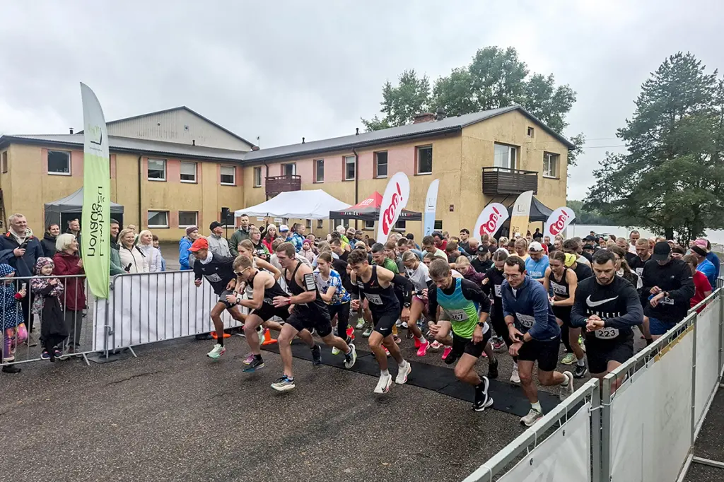 Desmitais skrējiens «Apkārt Lielezeram» pulcē vairāk nekā 300 dalībniekus