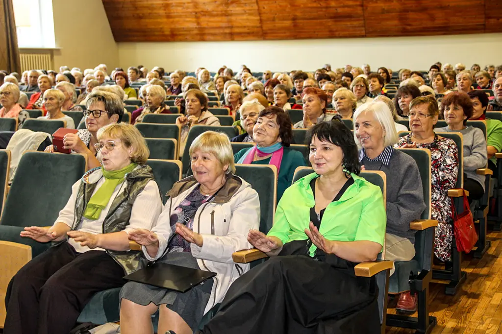 Novada Senioru skola iesākusi savu trešo mācību gadu